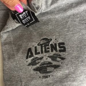 👽 RIOT QUEEN TOP